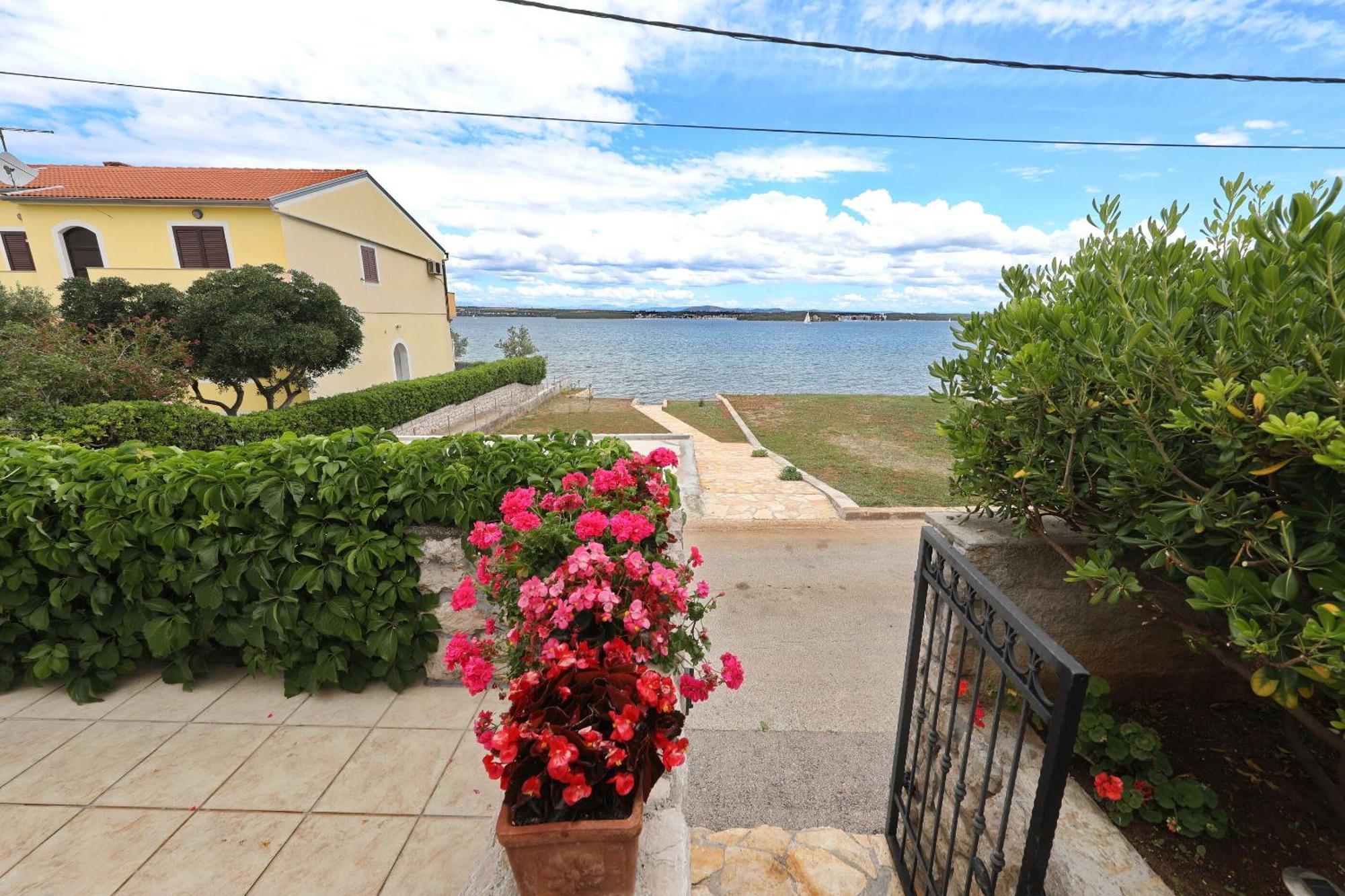 Apartment Blazenka - 20M From The Sea Tkon Zewnętrze zdjęcie